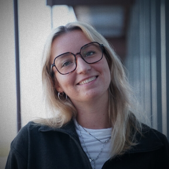 Porträt von Lotte Voß